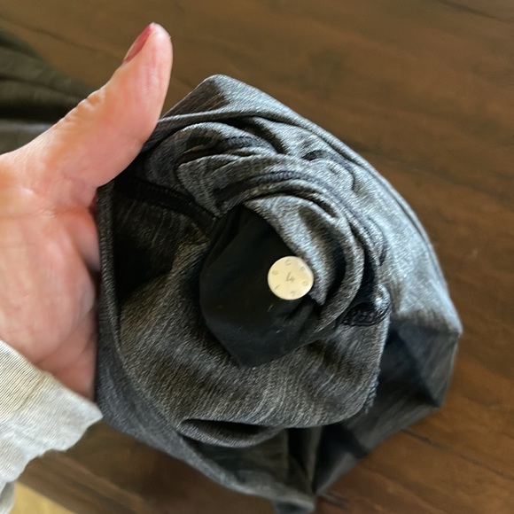 Lululemon crop - Picture 3 of 3